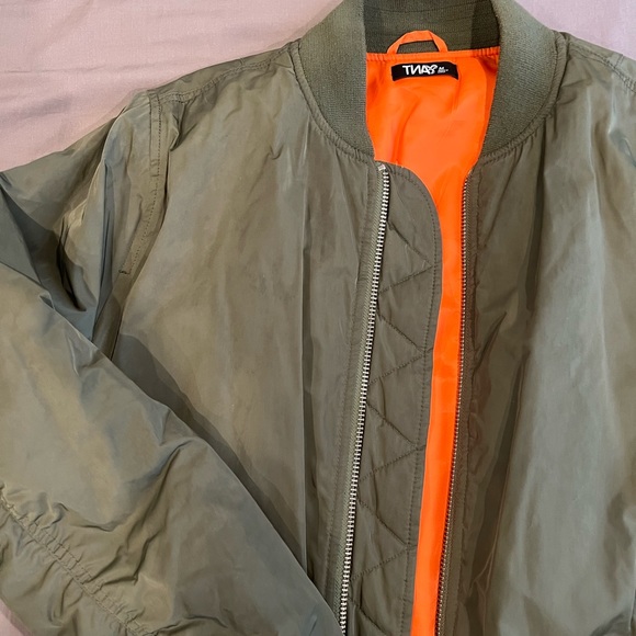 TNA - Picture 3 of 7